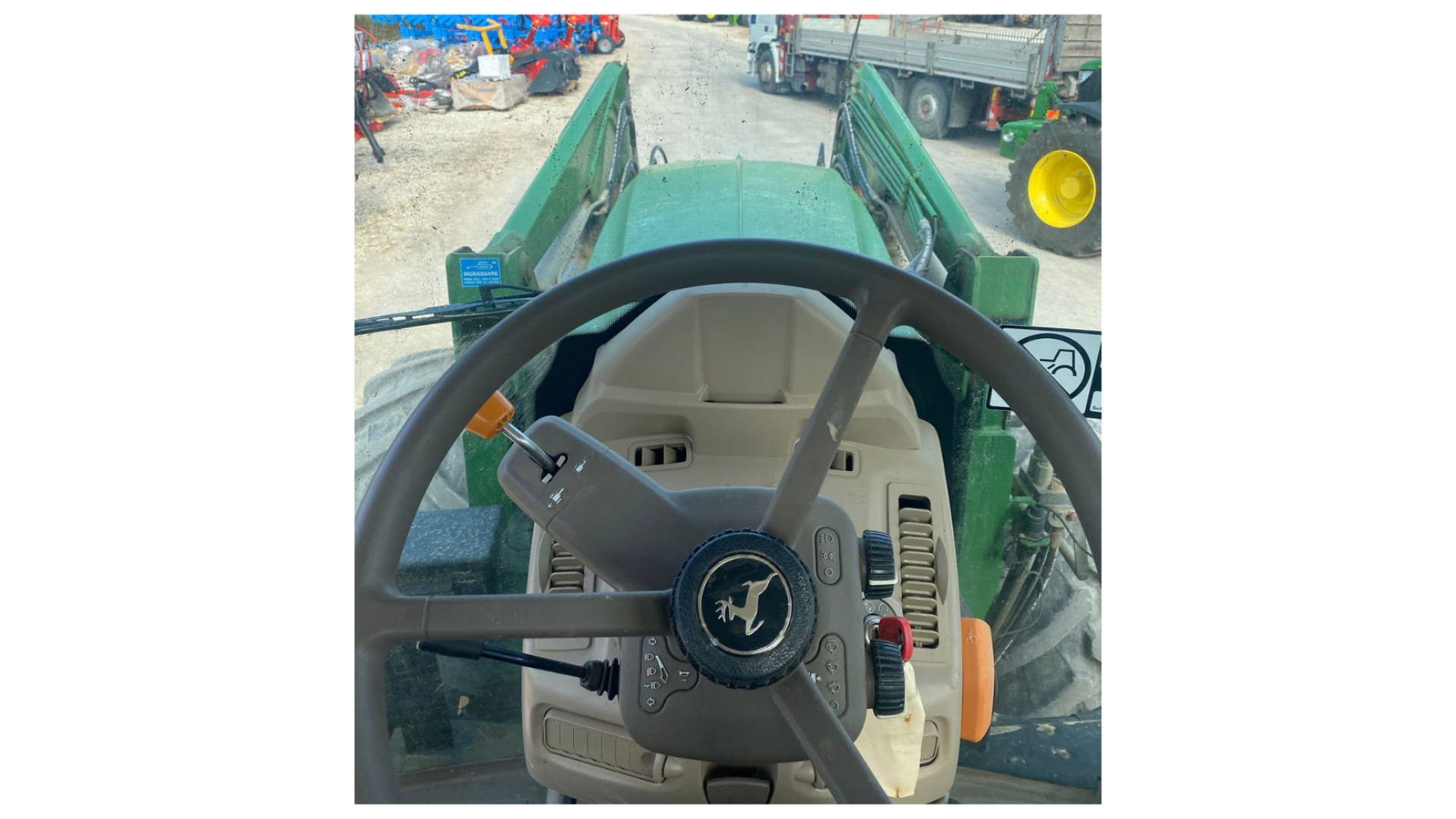 Trattore John Deere 6155M Usato