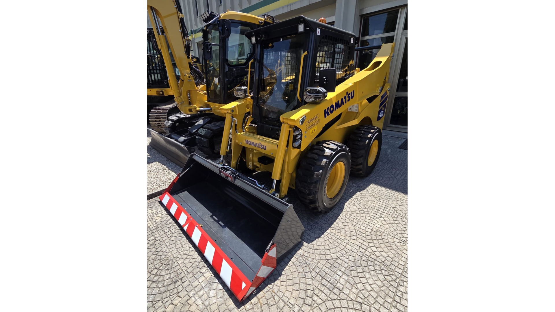Minipala gommata KOMATSU SK40-8