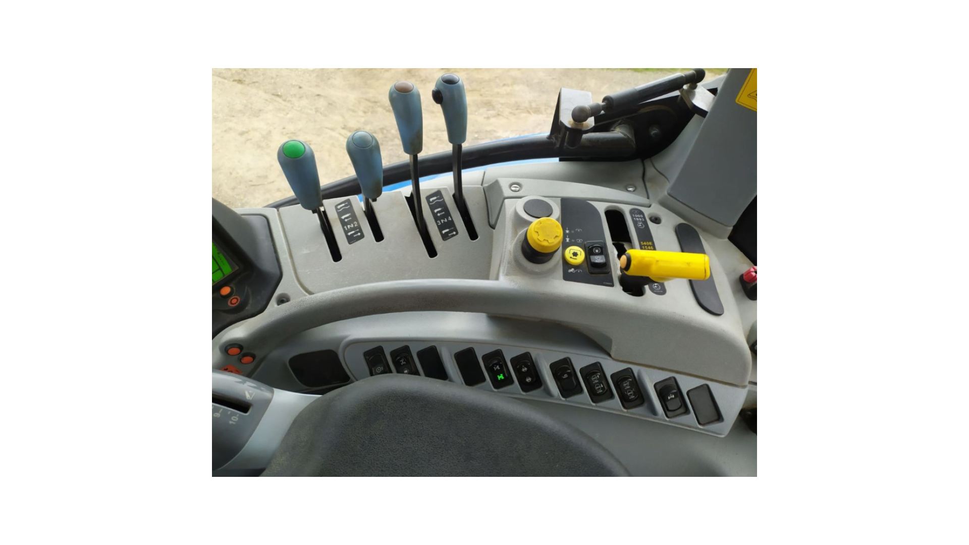 Trattore New Holland T6.155 EC Usato