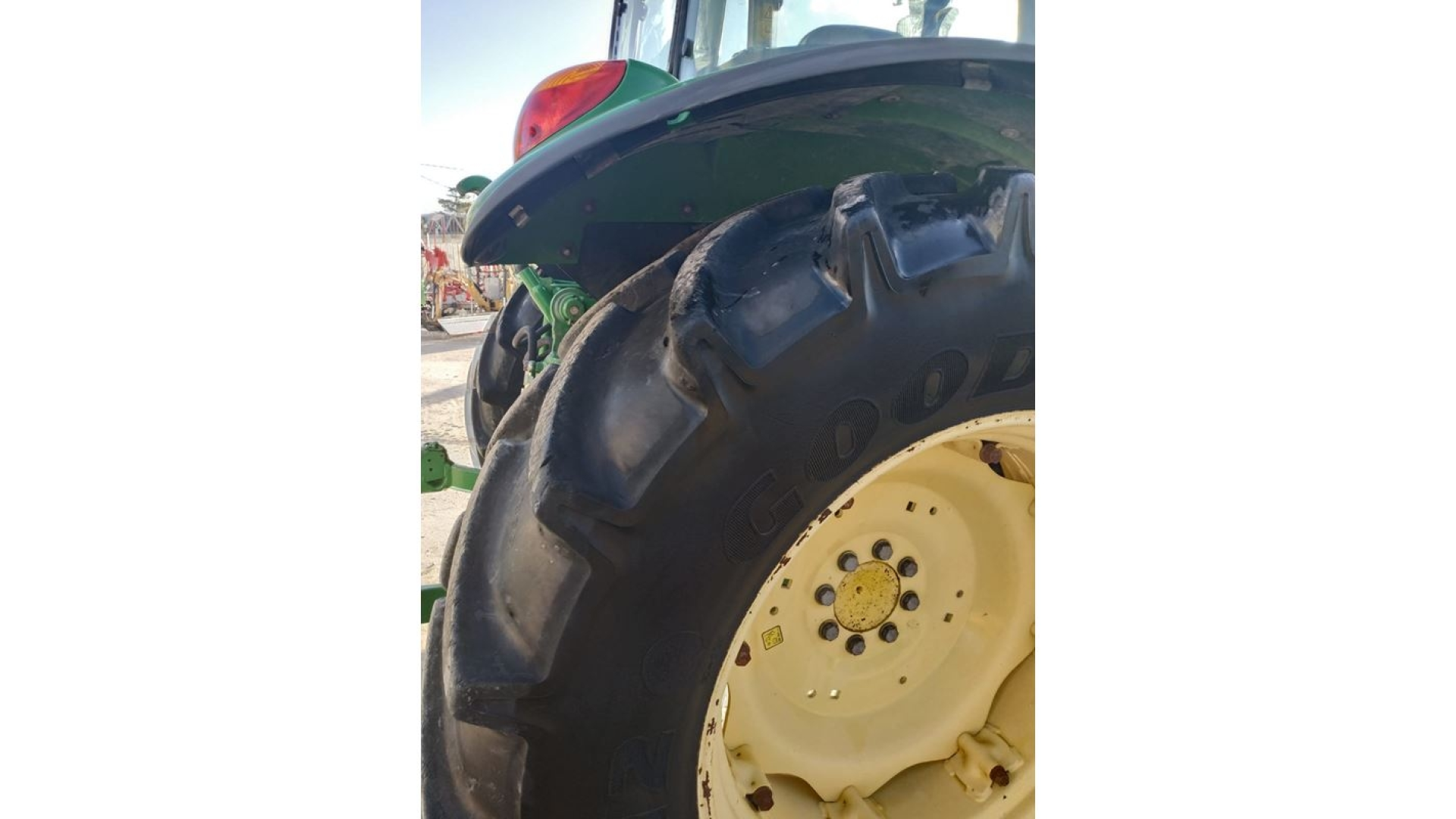 Trattore John Deere 5820 usato