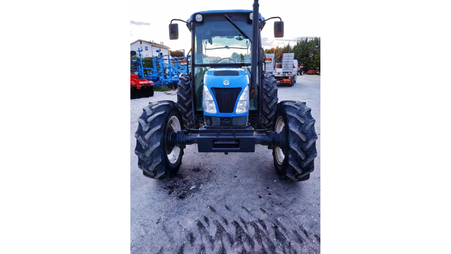 Trattore New Holland TN 70 DA usato