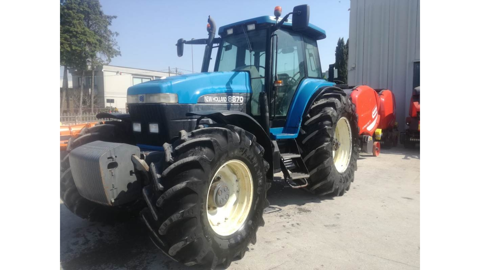 Trattore New Holland 8870 usato