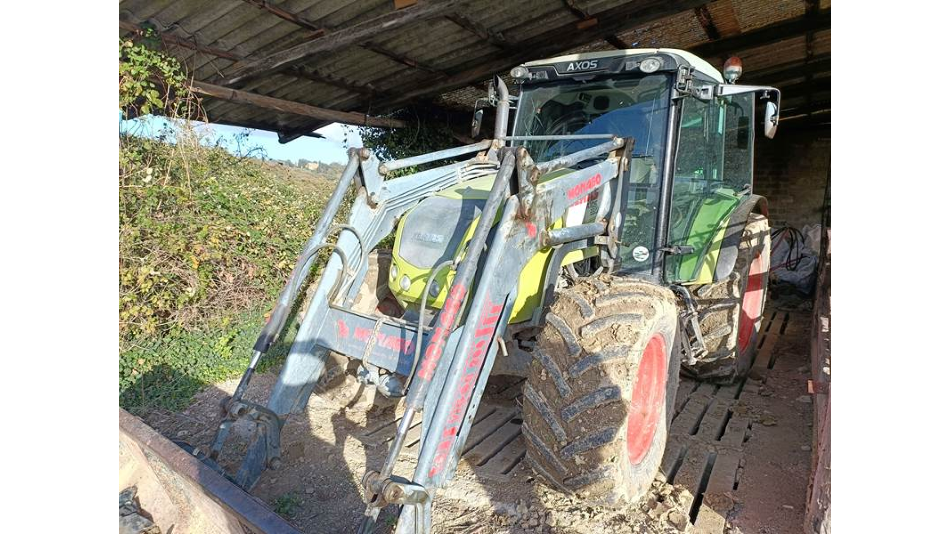 Trattore Claas Axos 330 CX usato