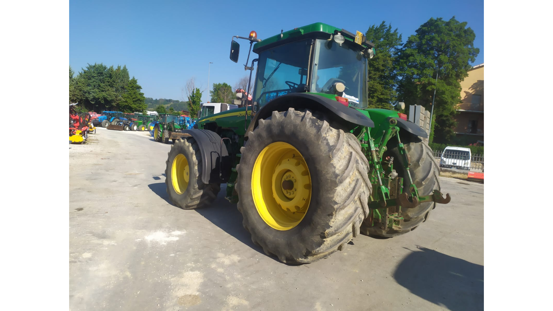 Trattore John Deere 8520 usato