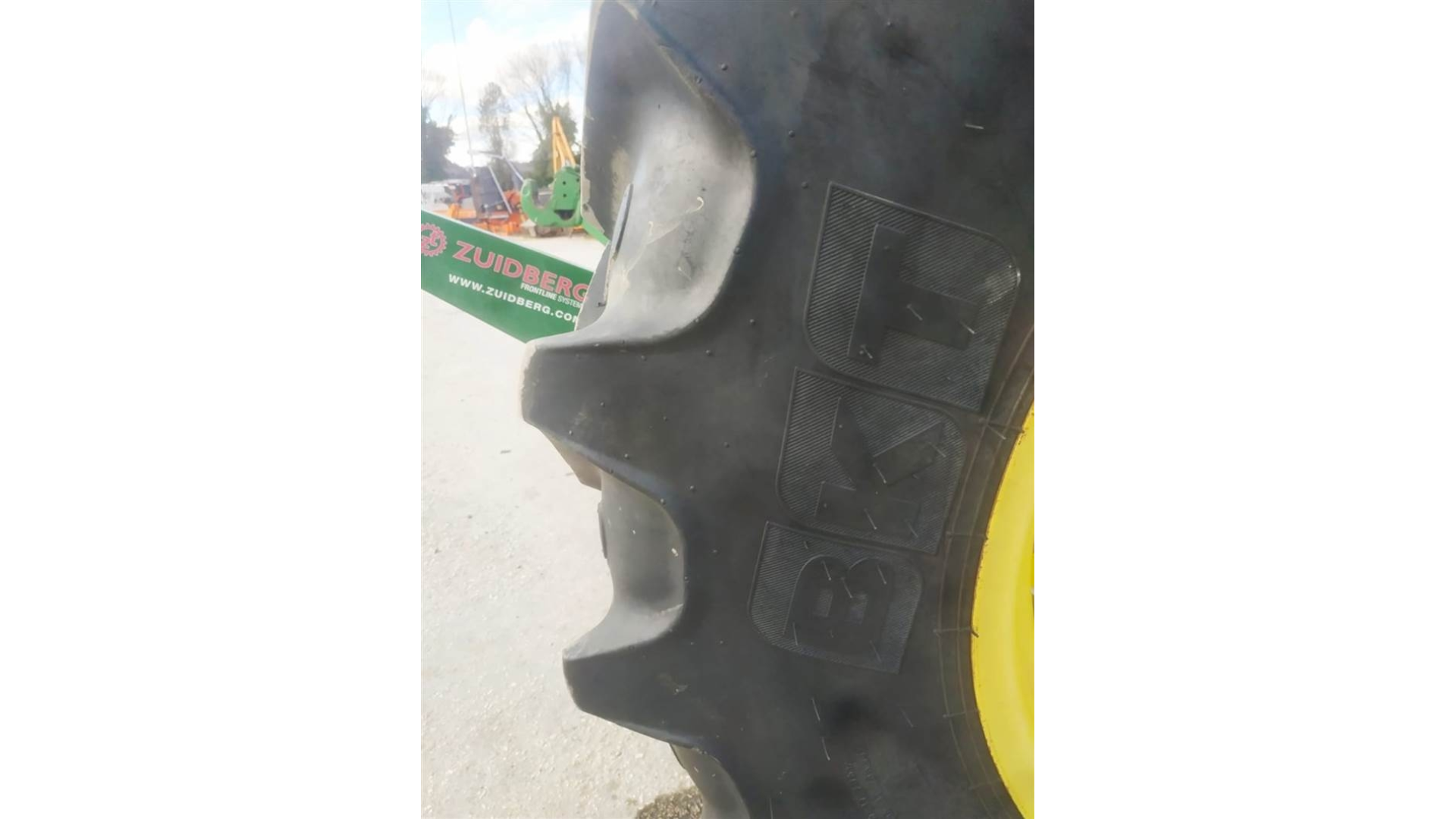 Trattore John Deere 5090R usato