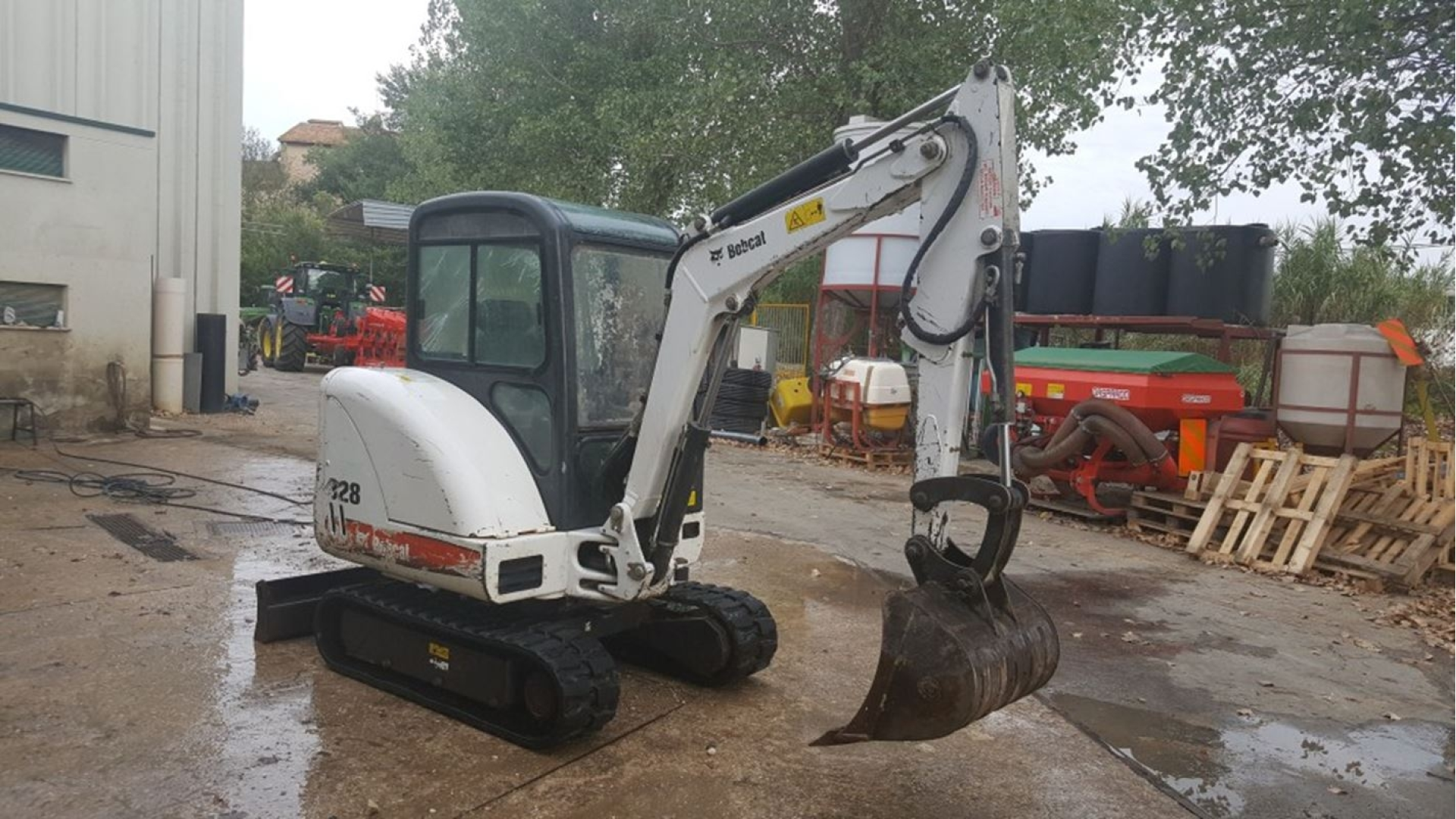 Miniescavatore Bobcat 328 usato