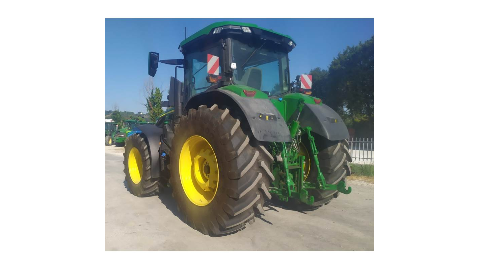 Noleggio Trattore John Deere 7R 330