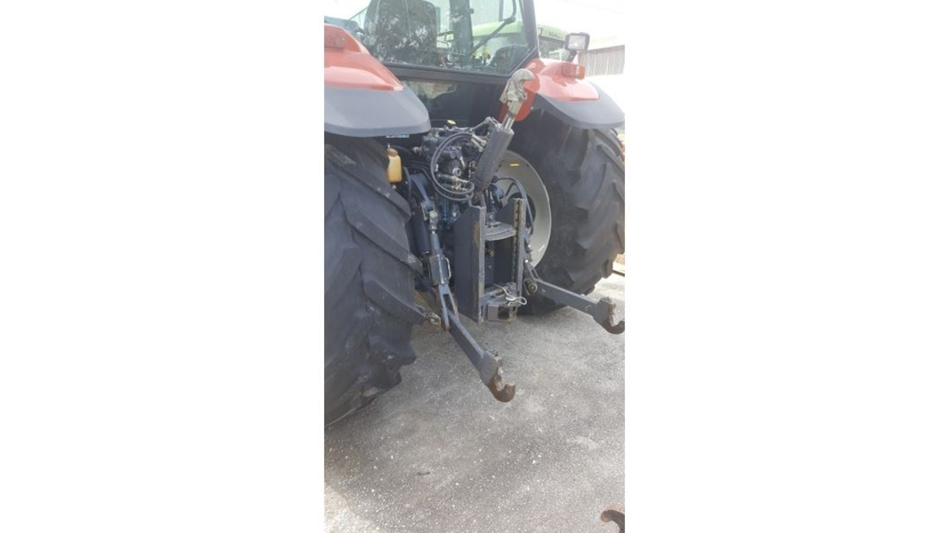 Trattore New Holland M135 usato