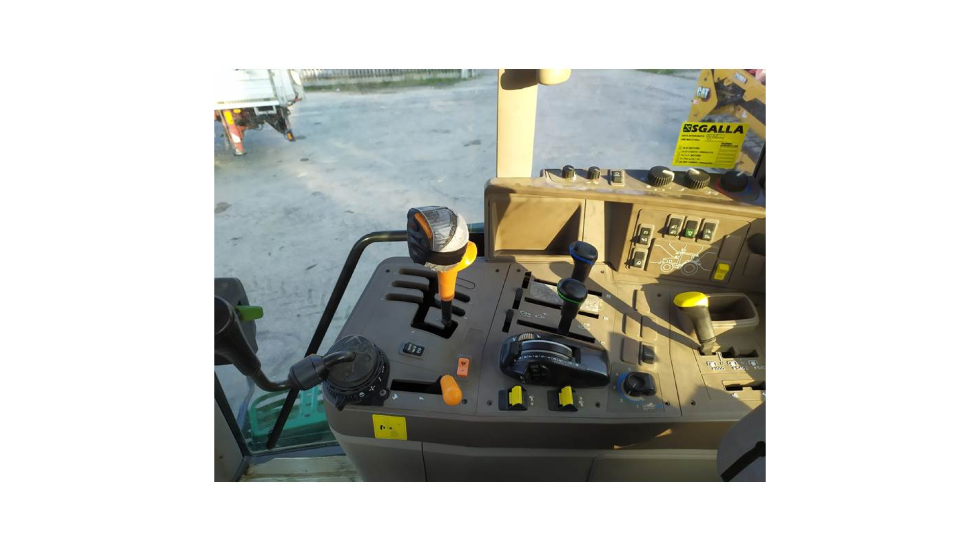 Trattore John Deere 6170M usato