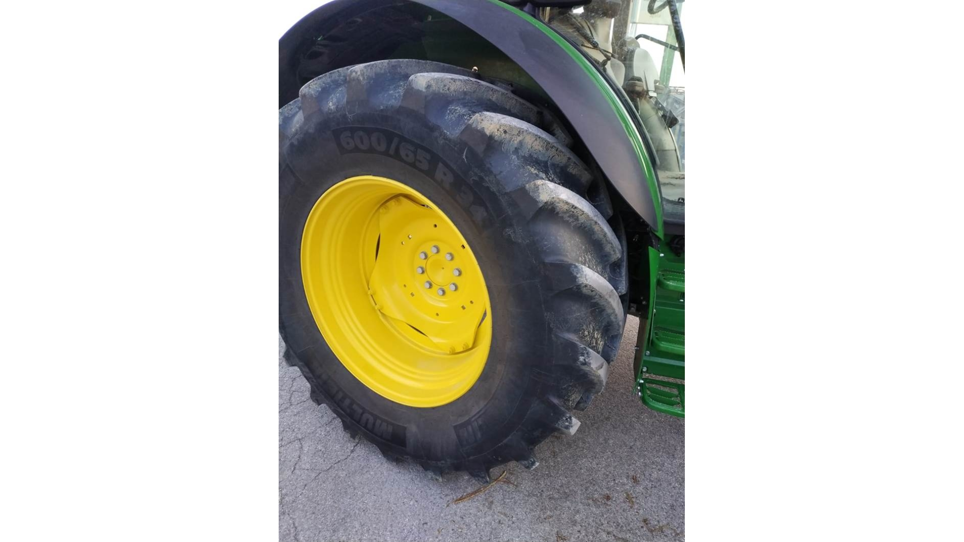 Trattore John Deere 5100R usato