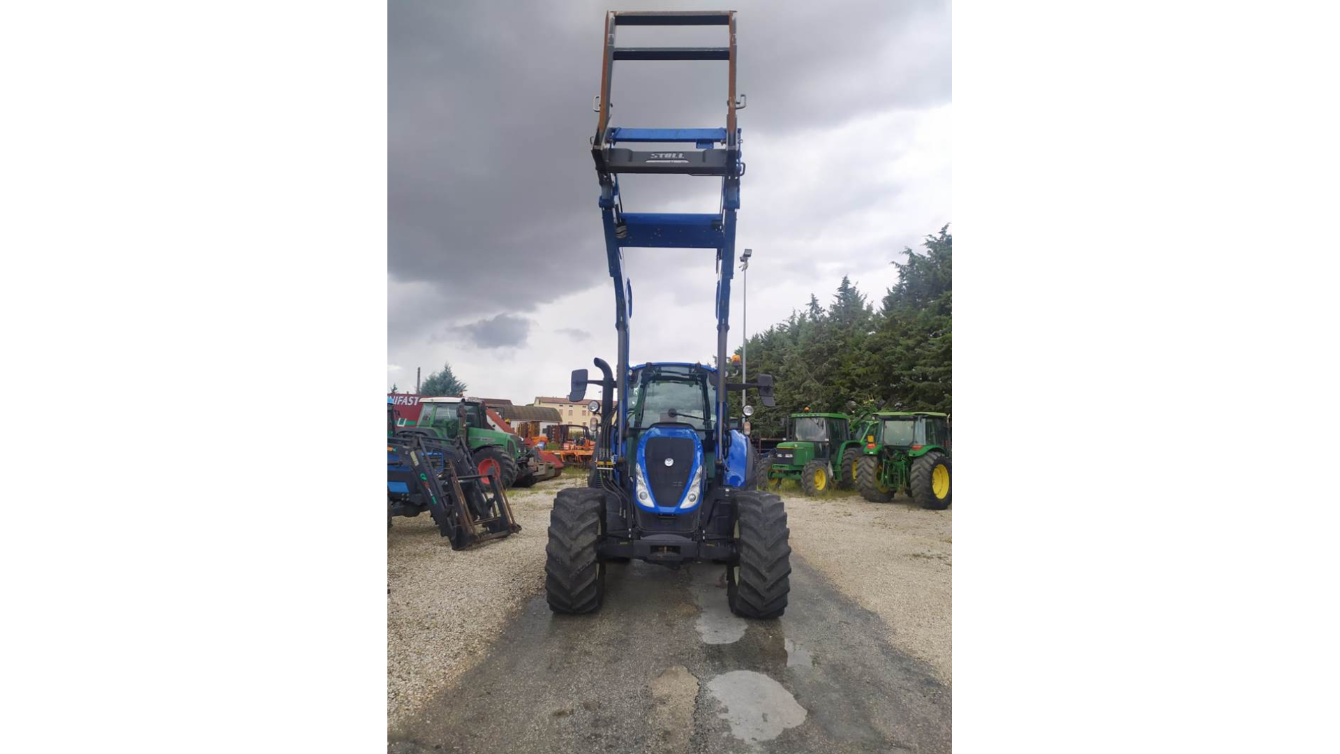 Trattore New Holland T5.120 usato