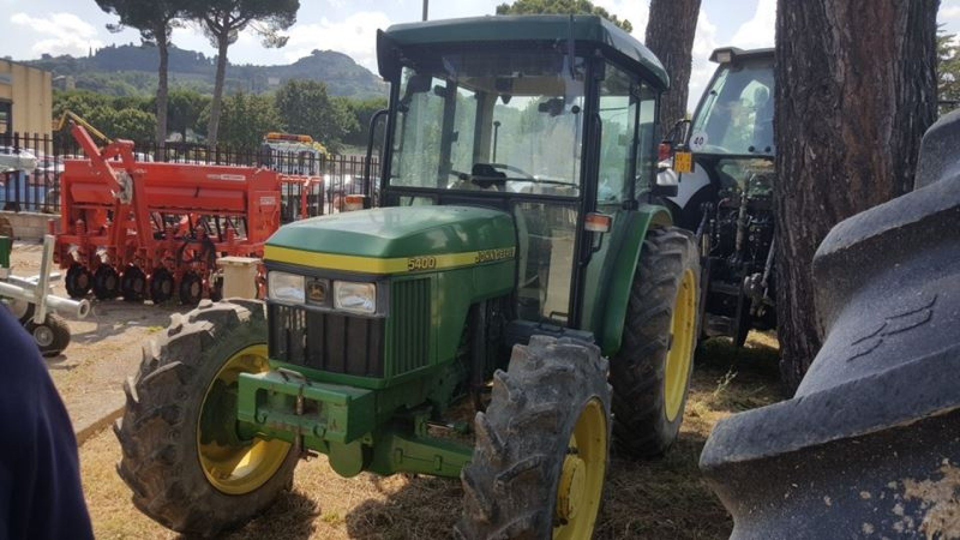 Trattore John Deere 5400 usato