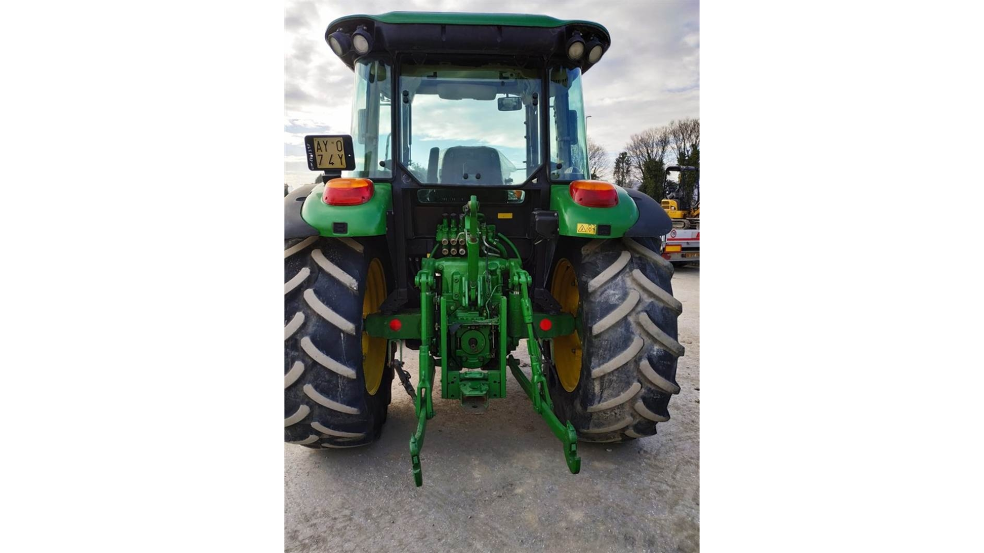 Trattore John Deere 5085 M usato