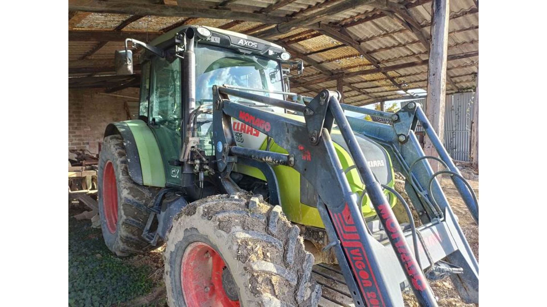 Trattore Claas Axos 330 CX usato