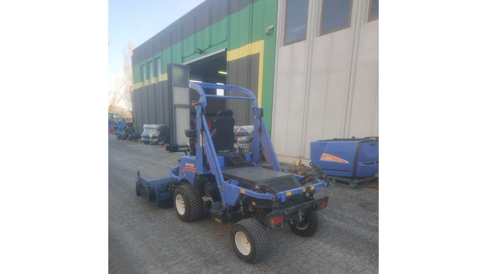 Trattorino rasaerba ISEKI SF 450H usato