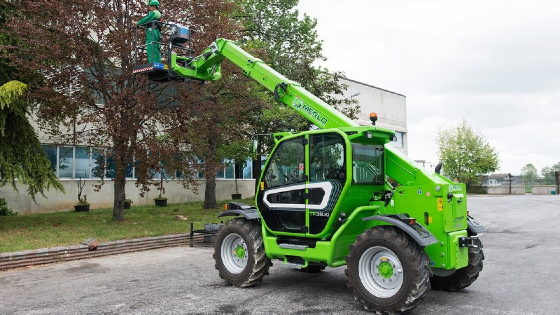 Merlo TurboFarmer 38.10 TT CS 145 CVTRONIC