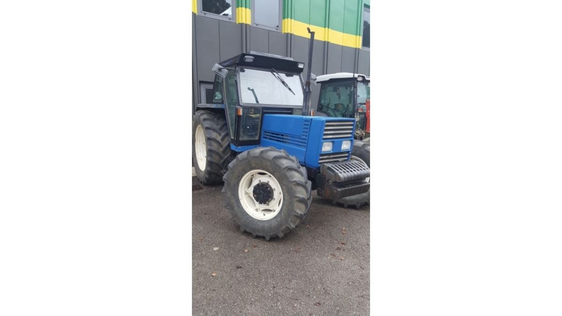 Trattore New Holland 110 90 usato