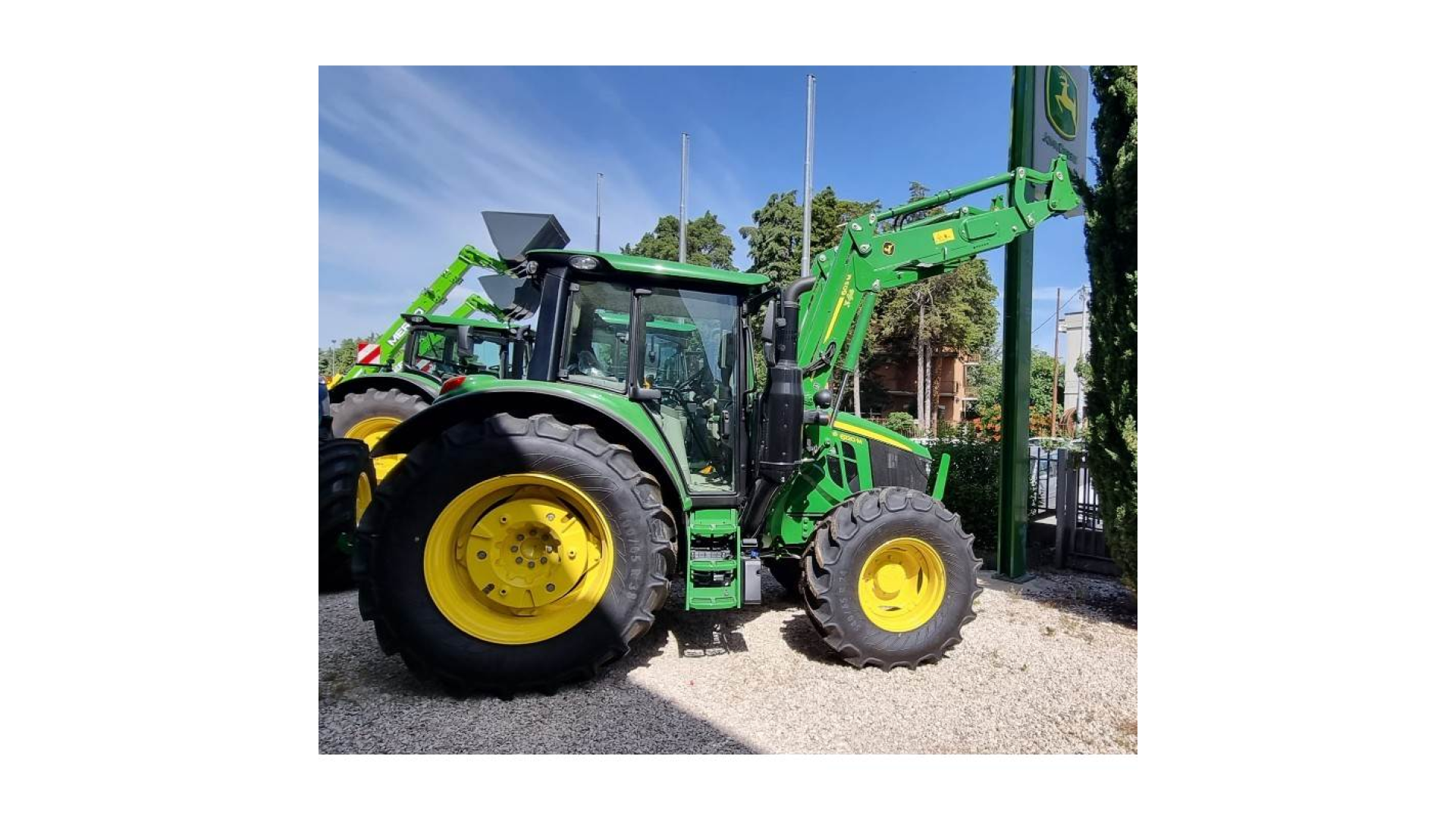 Trattore John Deere 6120M con caricatore 603M