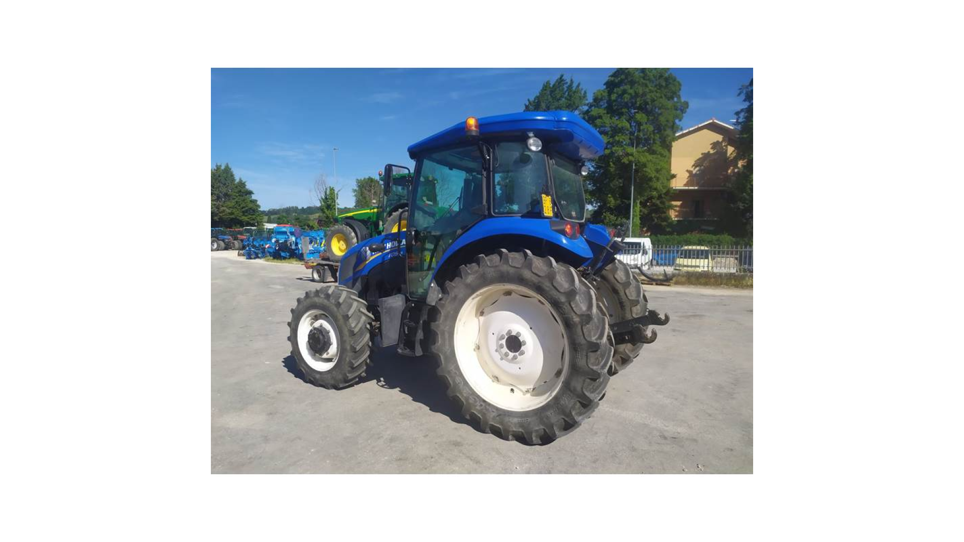 Trattore New Holland TD5.85 usato