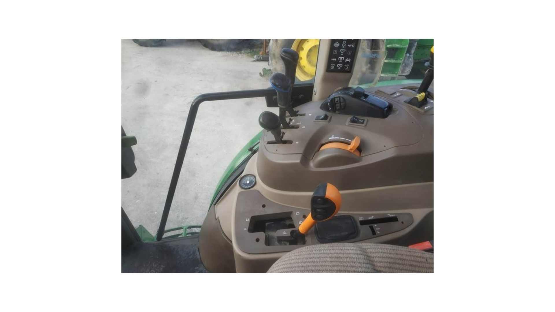 Trattore John Deere 5090R usato