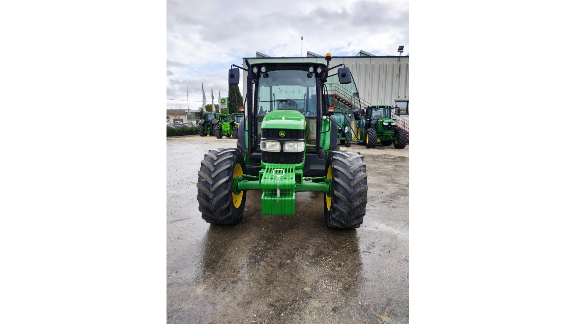 Trattore John Deere 5820 usato