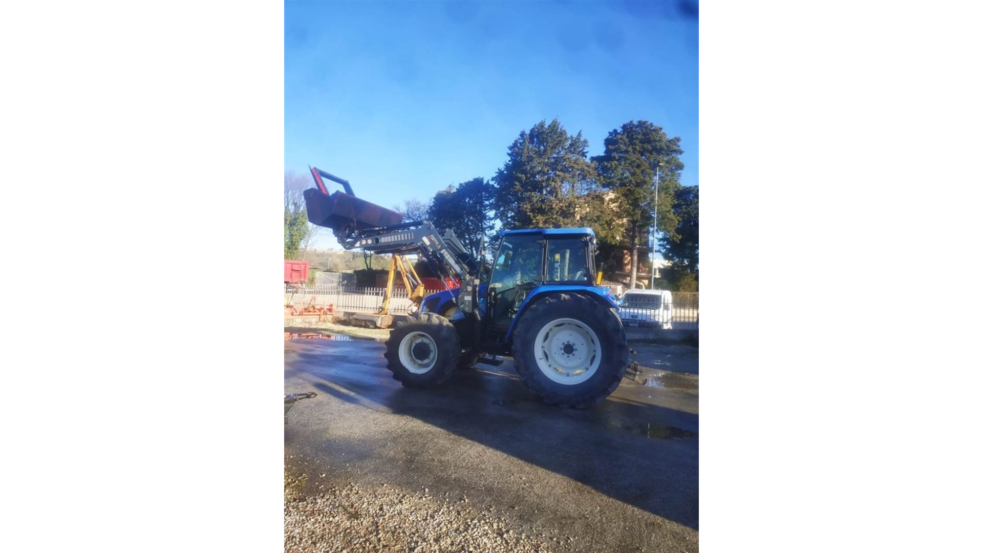 Trattore New Holland TL 100A usato