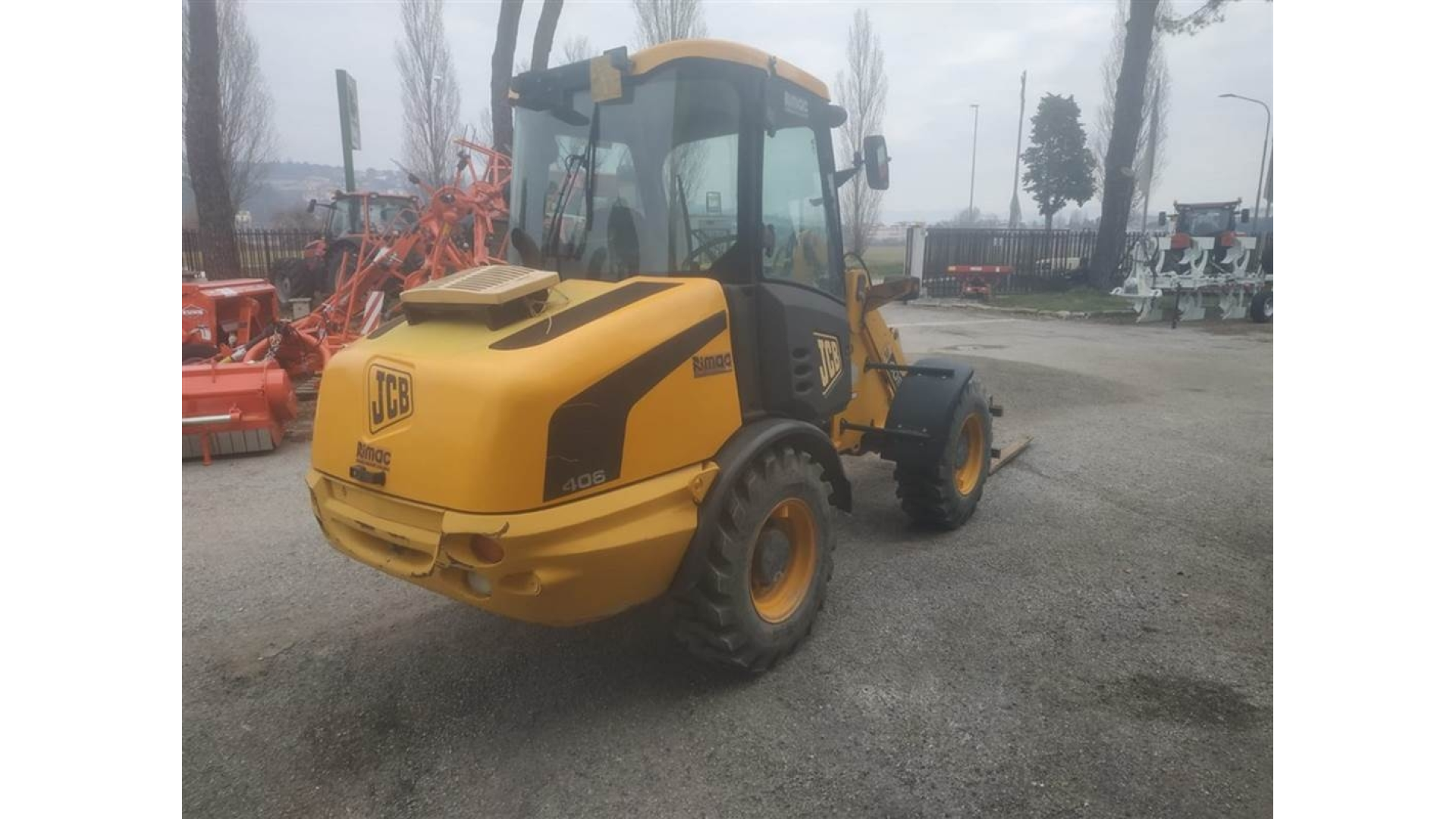 Pala Gommata JCB 406 usata