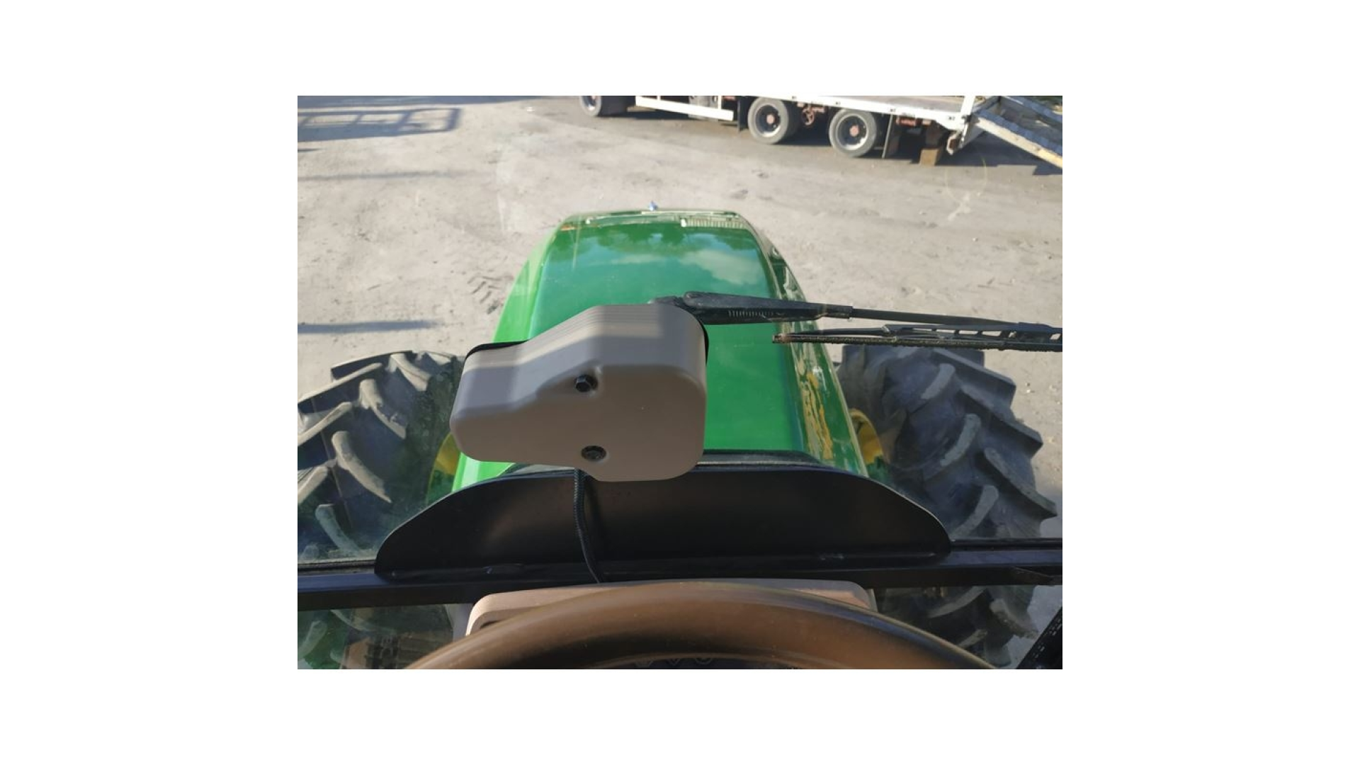 Trattore John Deere 5820 usato