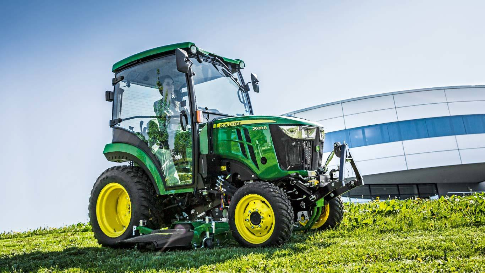 Trattore John Deere 2038R