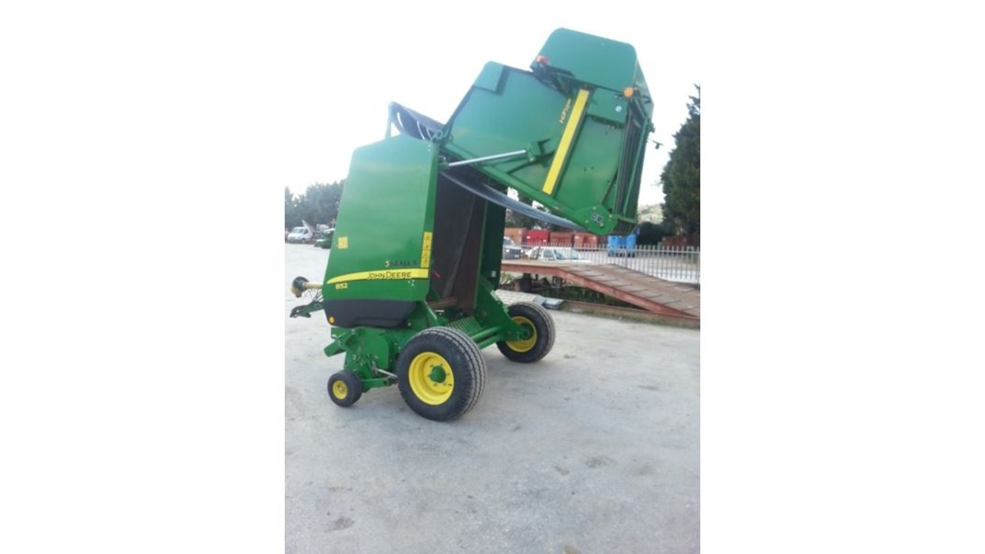 Rotopressa John Deere JD 852 usata