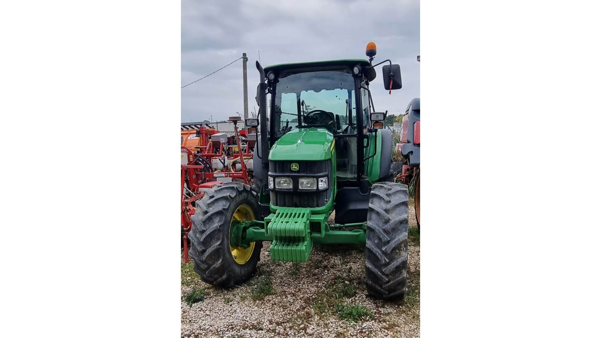 Trattore John Deere 5070M usato in vendita