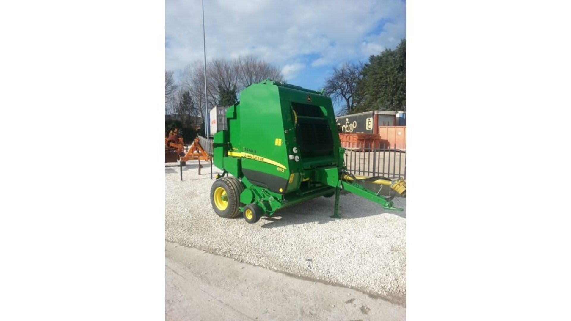 Rotopressa John Deere JD 852 usata