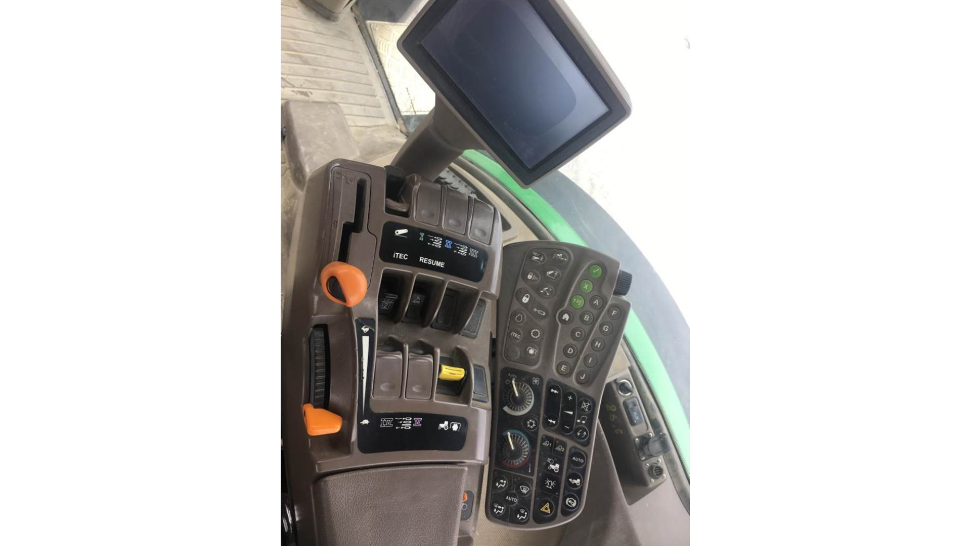 Trattore John Deere 8260R usato