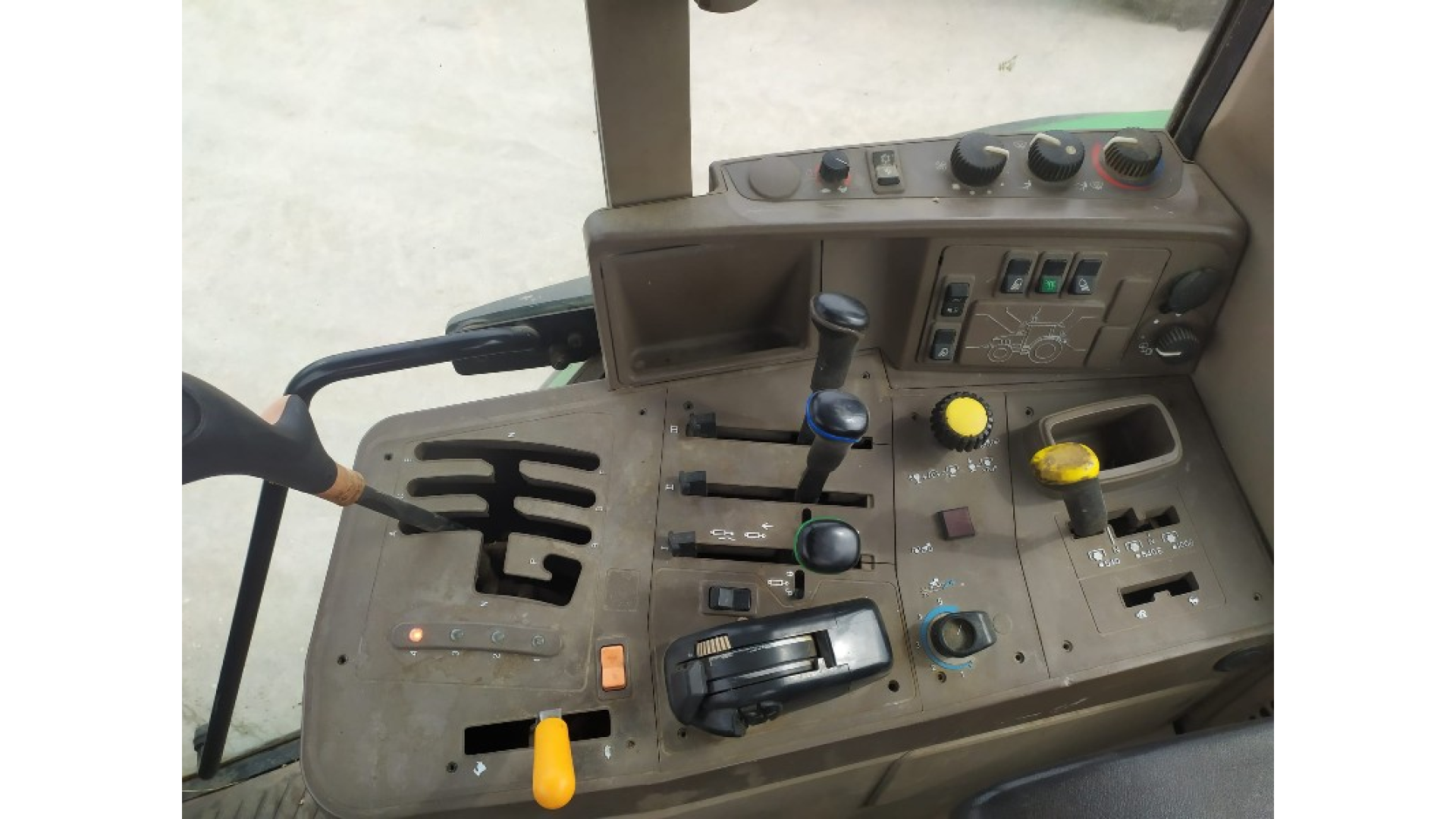 Trattore usato John Deere 6430