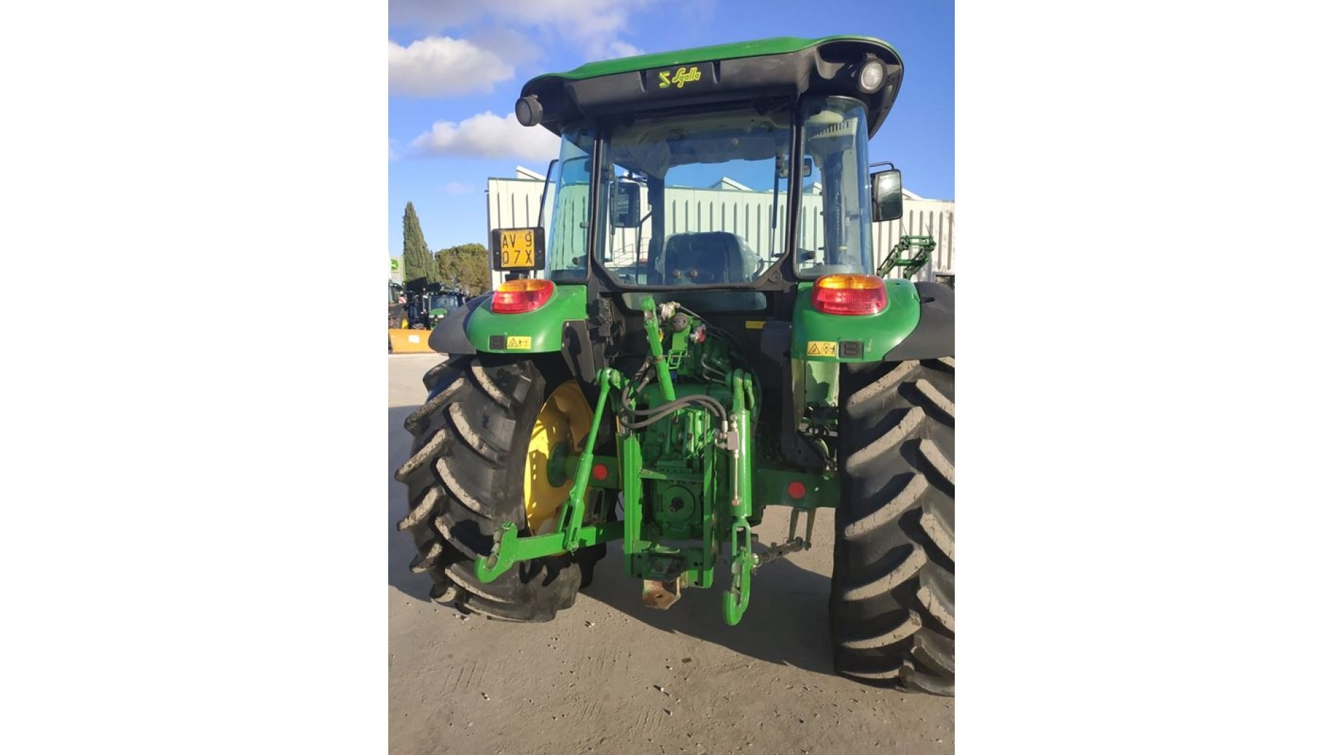 Trattore John Deere 5820 usato