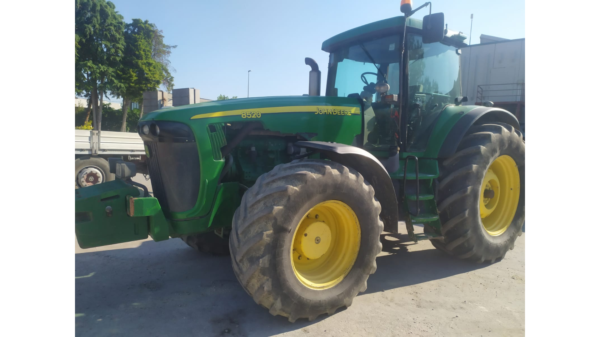 Trattore John Deere 8520 usato