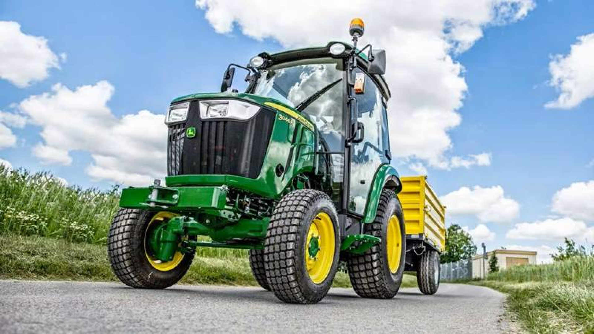 Trattore John Deere 3046R