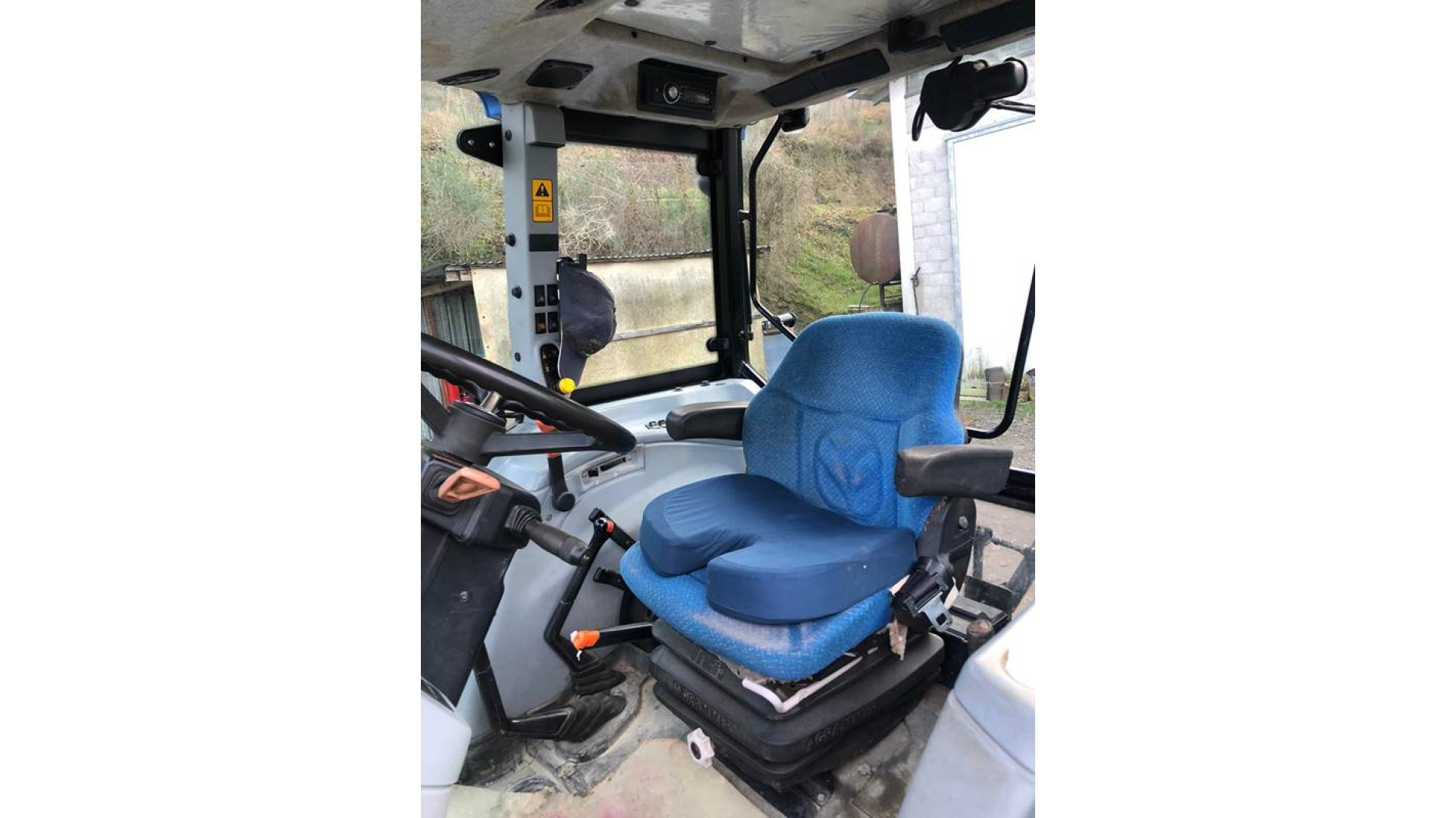 Trattore New Holland T5060 usato