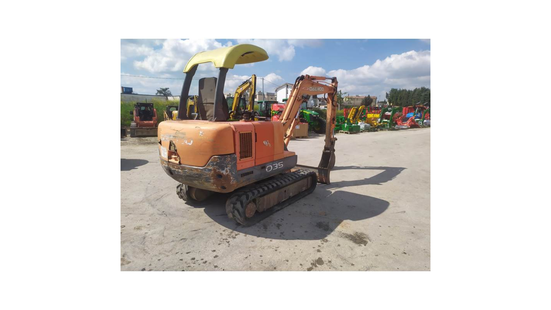 Miniescavatore Daewoo 035 usato