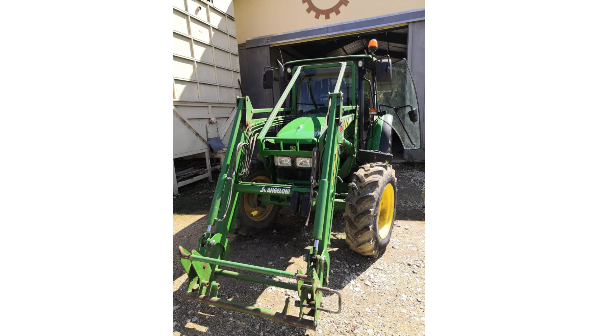 Trattore John Deere 5090M usato