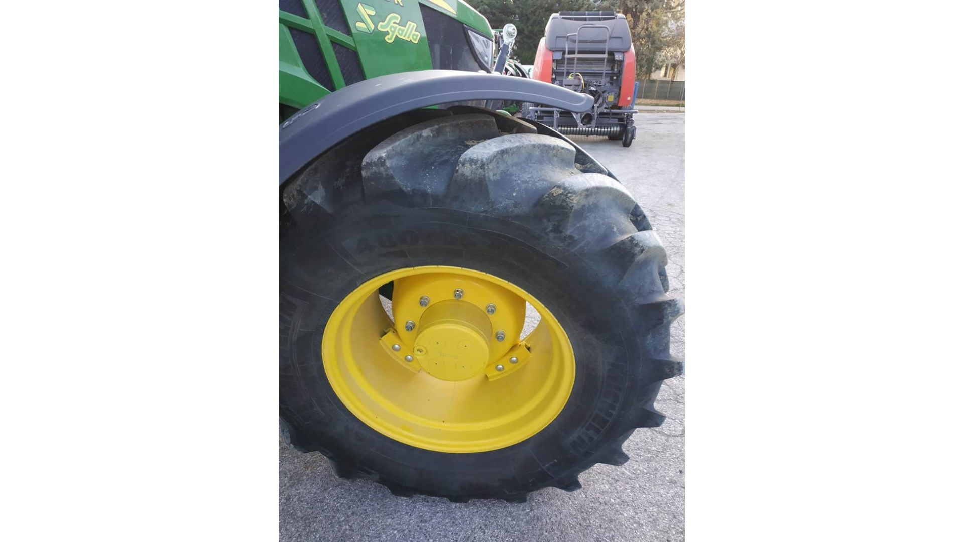 Trattore John Deere 5100R usato