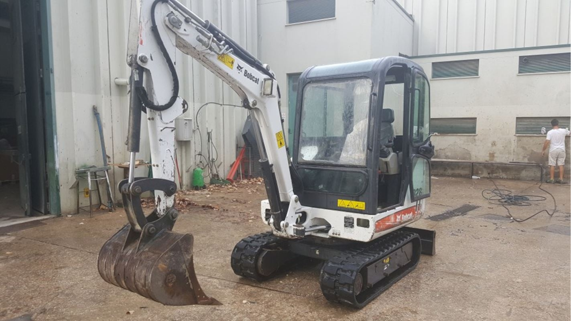 Miniescavatore Bobcat 328 usato