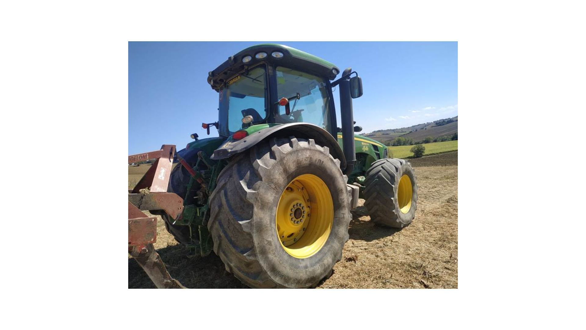 Trattore John Deere 8320R usato