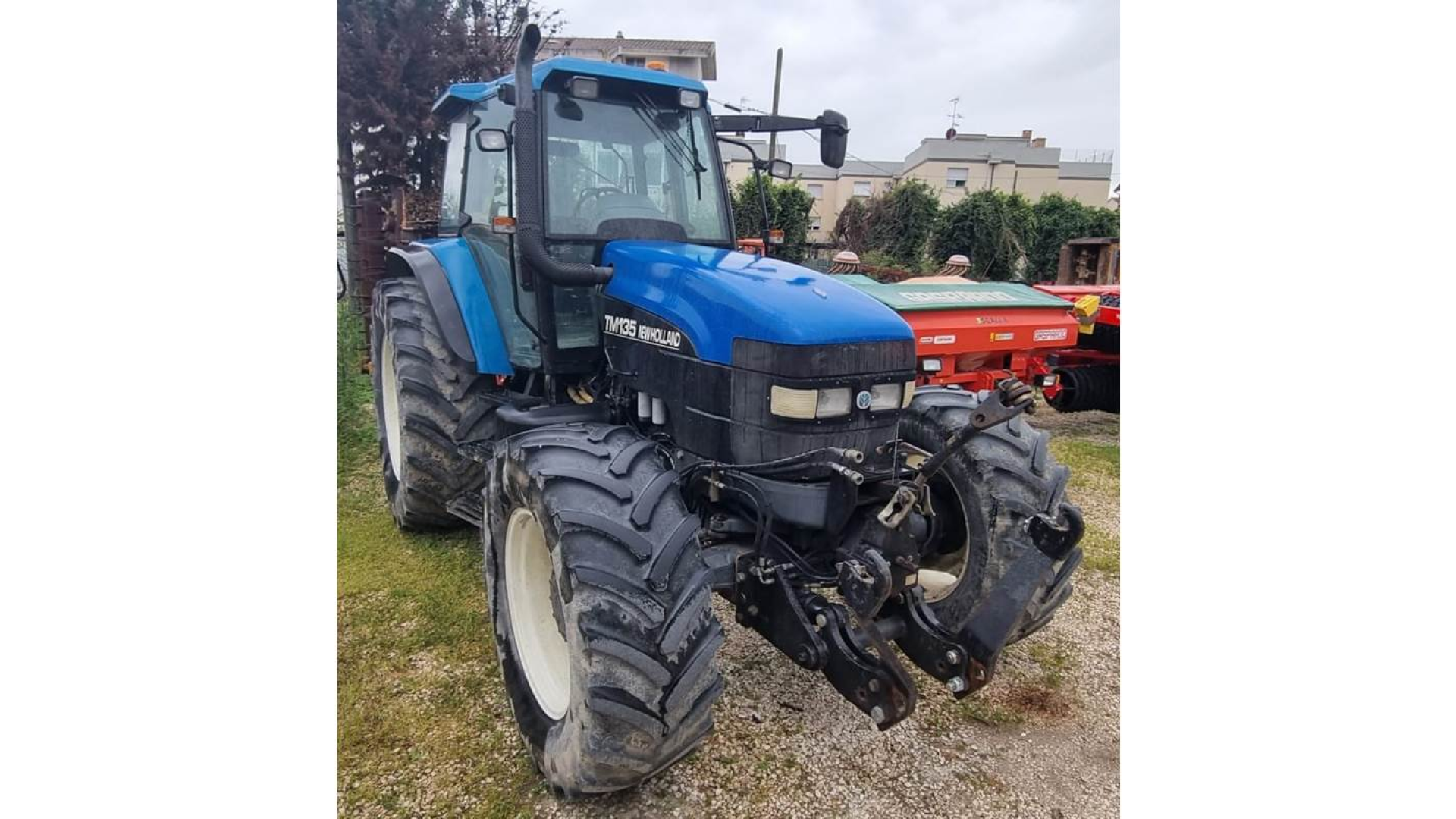 Trattore New Holland TM 135 usato