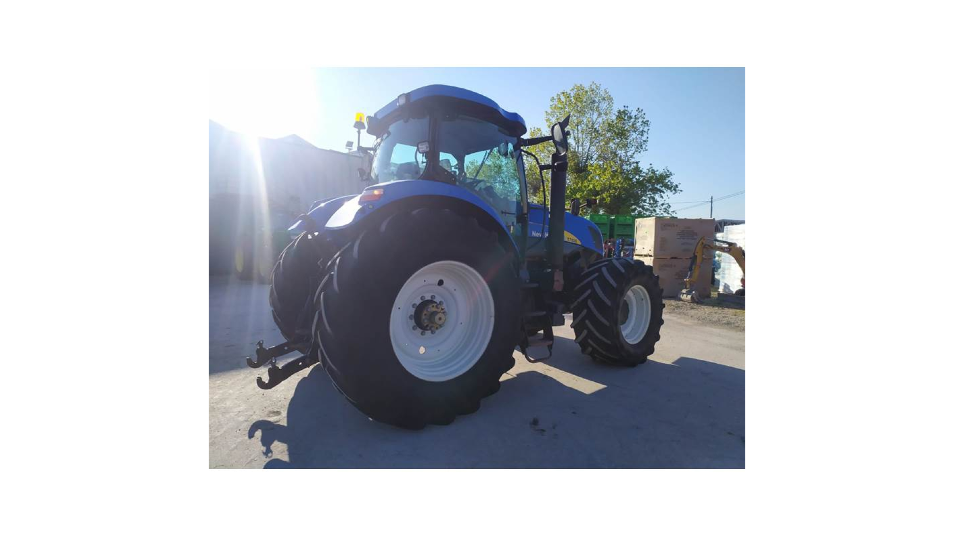 Trattore New Holland T 7030 usato