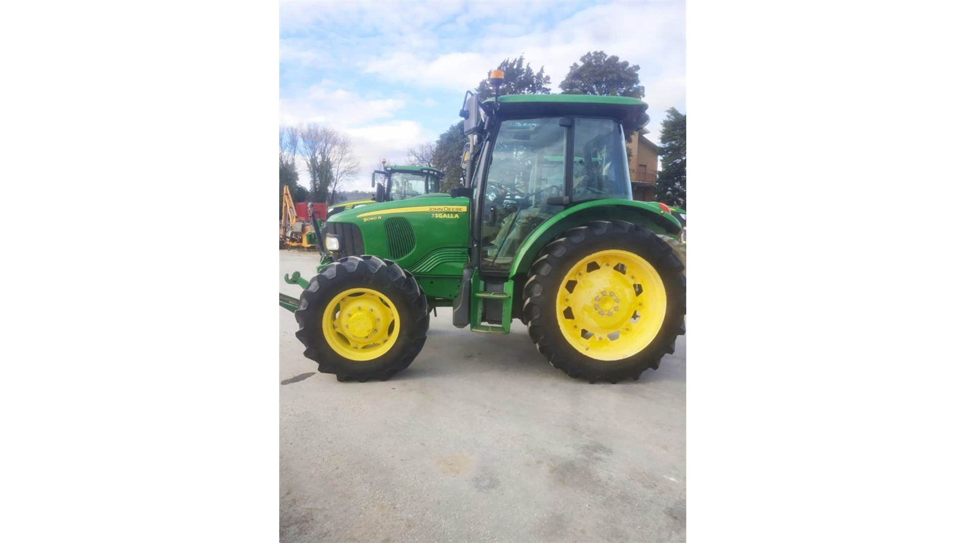 Trattore John Deere 5090R usato