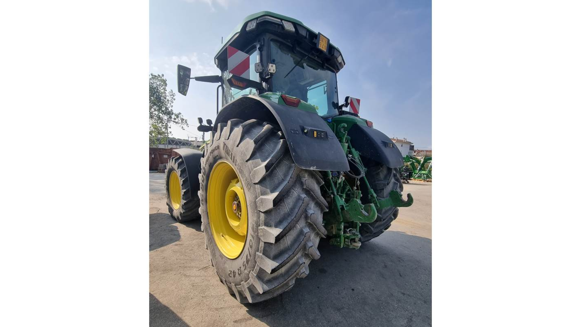 Noleggio Trattore John Deere 8R 410. 