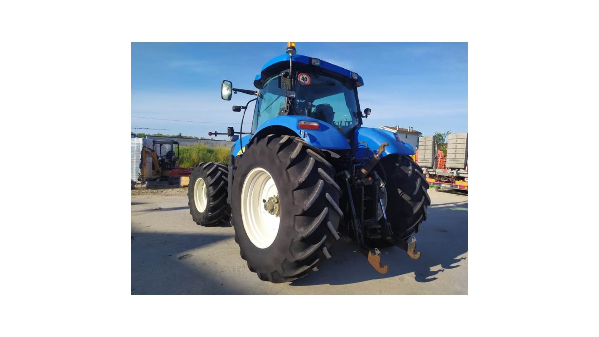 Trattore New Holland T 7030 usato