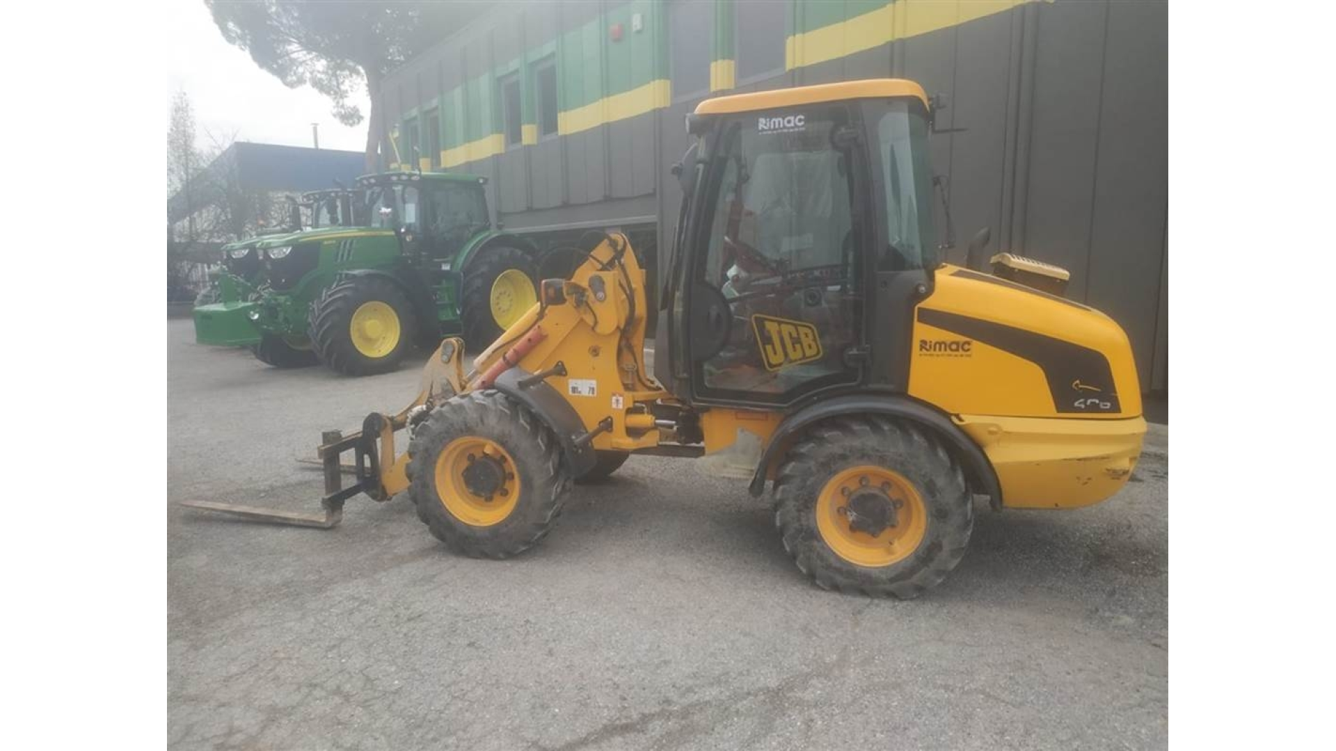 Pala Gommata JCB 406 usata