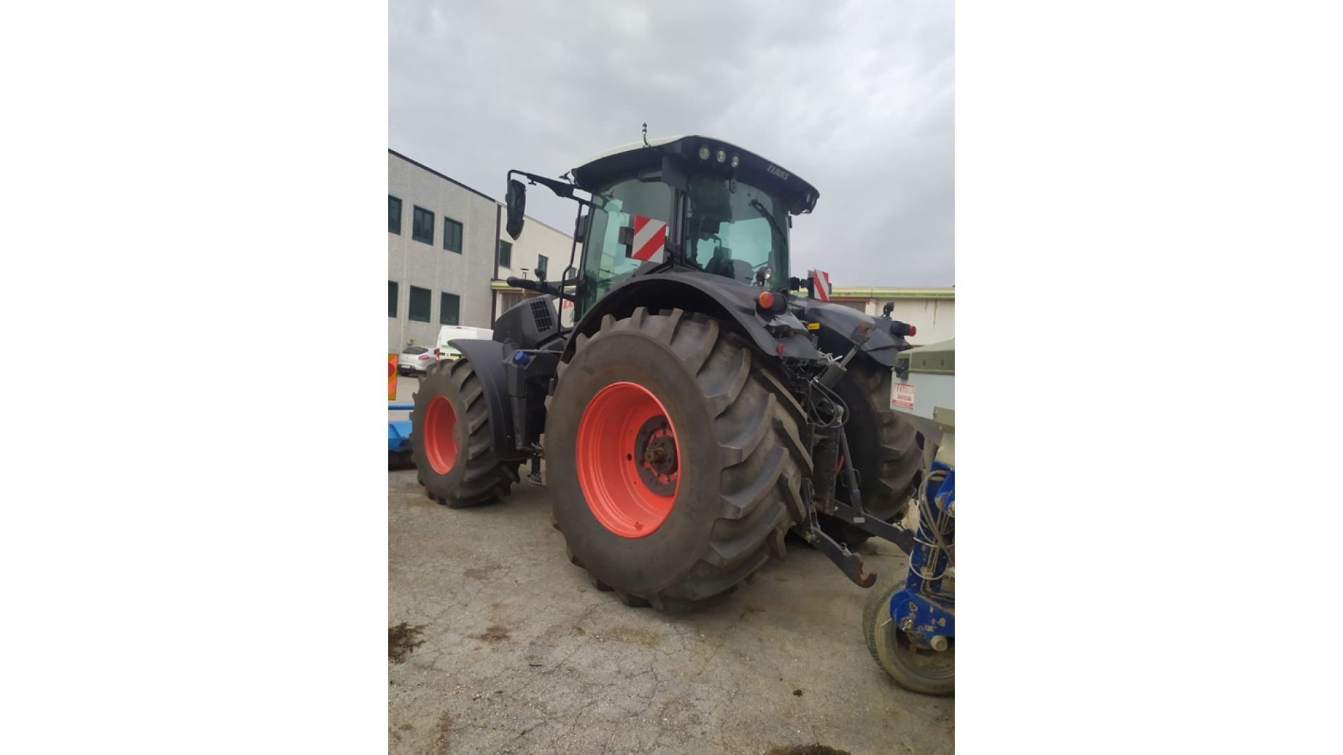 Trattore Claas Arion 830 CIS usato